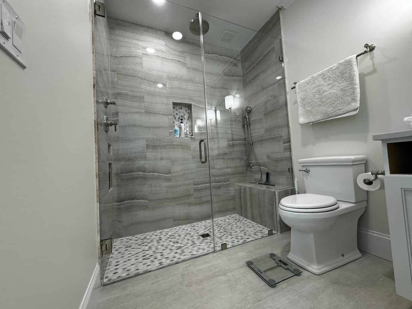 Bathroom Remodeling image